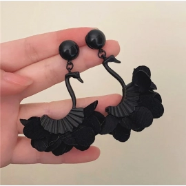 New Light Luxury Fashion Exaggerated Black Swan Dropped Earrings for Women Retro Long Noble Black Swan Earrings for Women